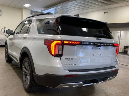 New 2025 Ford Explorer Active w/ Active Comfort Package image 5