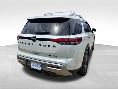 Used 2024 Nissan Pathfinder SL w/ SL Premium Package AWD/4WD image 15