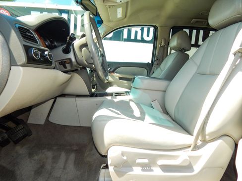 Used 2012 GMC Yukon XL SLT AWD/4WD image 9