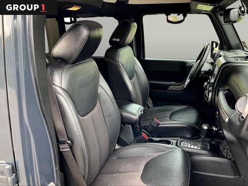 Used 2018 Jeep Wrangler Unlimited Sport AWD/4WD image 8