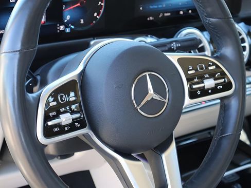 Used 2026 Mercedes-Benz GLB 250 4MATIC image 20