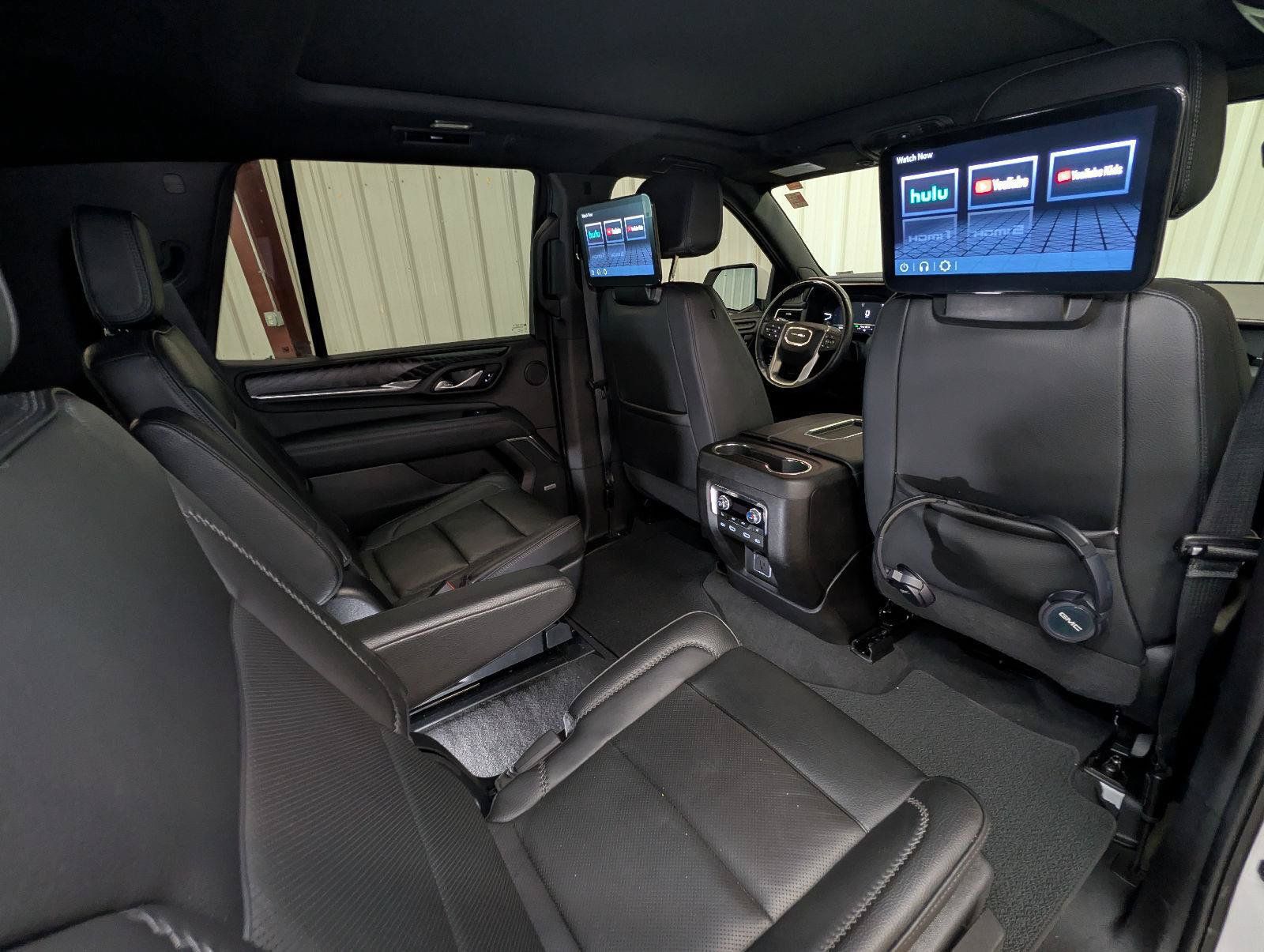 Used 2023 GMC Yukon Denali w/ Advanced Technology Package AWD/4WD image 39