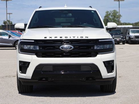 Used 2023 Ford Expedition Max Limited AWD/4WD image 2