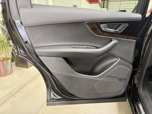 Used 2018 Audi Q7 3.0T Premium Plus w/ Premium Plus Package AWD/4WD image 14