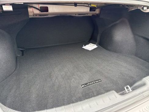 Used 2023 Hyundai Elantra SEL image 28