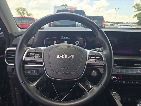Used 2025 Kia Telluride S FWD image 4