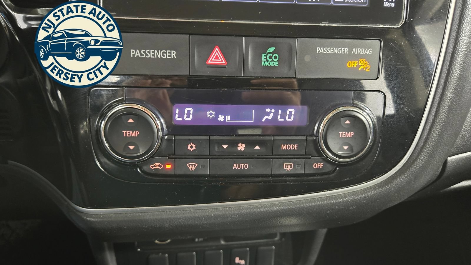 Used 2018 Mitsubishi Outlander SEL AWD/4WD image 16