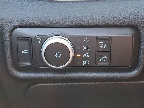 Certified 2023 Ford Explorer XLT w/ Equipment Group 202A AWD/4WD image 27