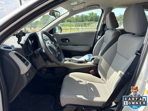 Used 2018 Honda HR-V LX image 12