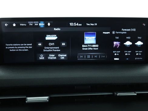 Used 2024 Genesis GV70 2.5T w/ Advanced Package image 18