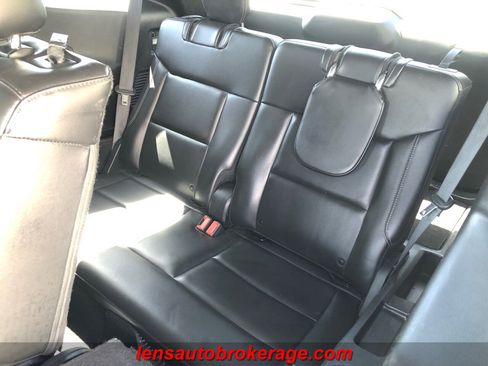 Used 2022 Ford Explorer XLT w/ Equipment Group 202A image 17