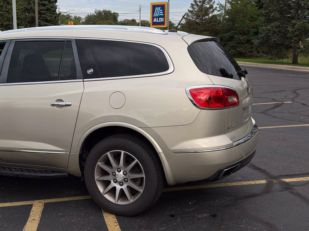 Used 2014 Buick Enclave Leather FWD image 6