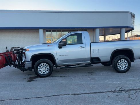 Used 2022 Chevrolet Silverado 3500 LT w/ Convenience Package image 2