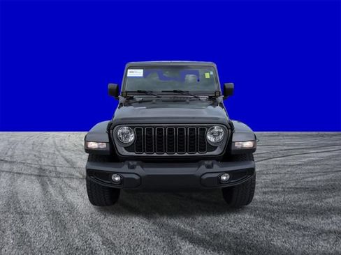 Used 2025 Jeep Gladiator Mojave AWD/4WD image 9