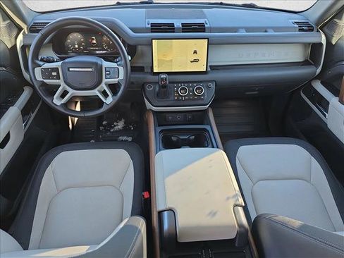 Used 2023 Land Rover Defender 110 X-Dynamic SE image 9