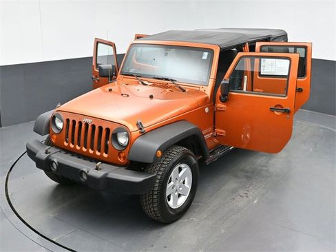 Used 2011 Jeep Wrangler Unlimited Sport image 47