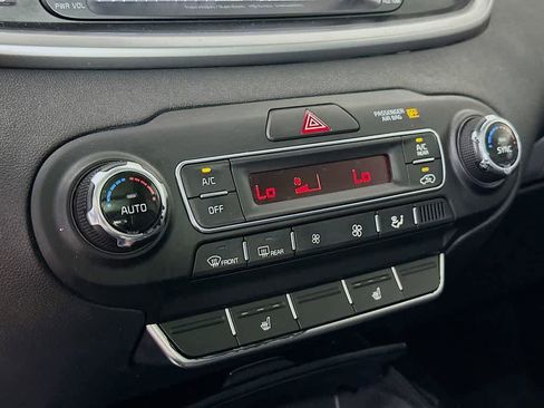 Used 2019 Kia Sorento SX image 18