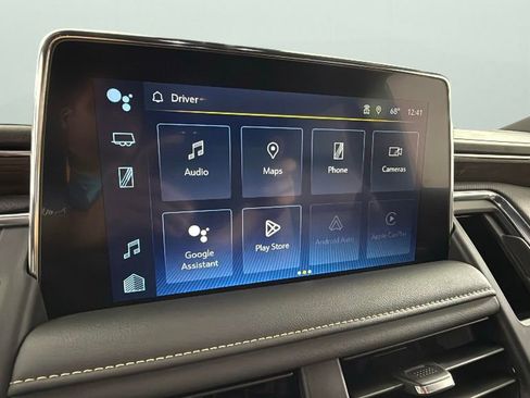 Used 2023 Chevrolet Suburban Premier image 22