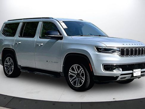 Certified 2024 Jeep Wagoneer Series II w/ Flexible Seating Group AWD/4WD image 2
