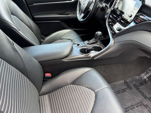 Used 2022 Toyota Camry SE FWD image 20