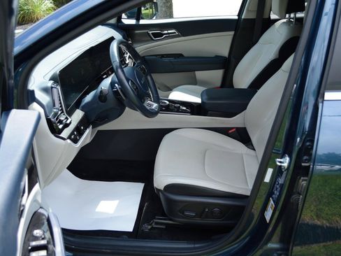 Used 2023 Kia Sportage EX AWD/4WD image 13