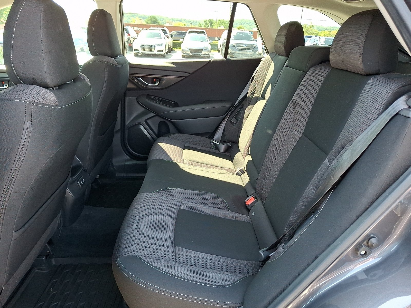 Used 2020 Subaru Outback Premium w/ Popular Package #1 AWD/4WD image 10