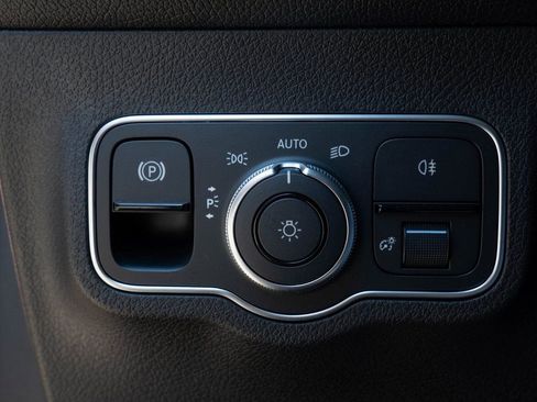 Used 2022 Mercedes-Benz GLB 250 GLB 250 image 23