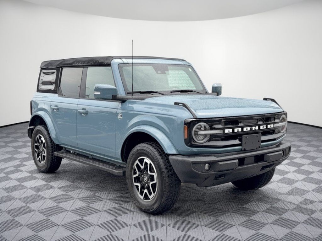 Used 2023 Ford Bronco Outer Banks AWD/4WD image 7