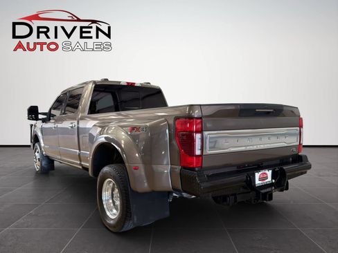 Used 2022 Ford F350 Limited image 3