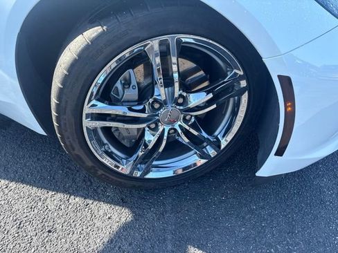 Used 2017 Chevrolet Corvette Stingray Coupe w/ 1LT RWD image 4