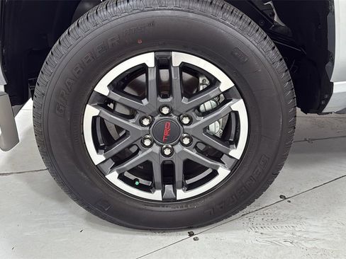 Used 2025 Toyota Tacoma TRD Sport image 24