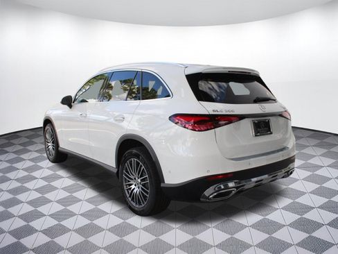 Used 2026 Mercedes-Benz GLC 300 image 3