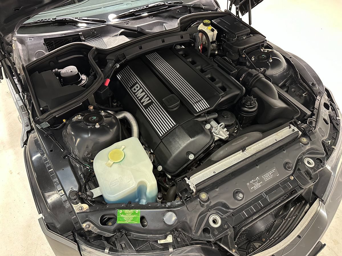 Used 2001 BMW Z3 3.0i RWD image 3