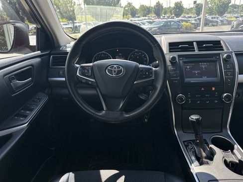 Used 2017 Toyota Camry SE FWD image 20