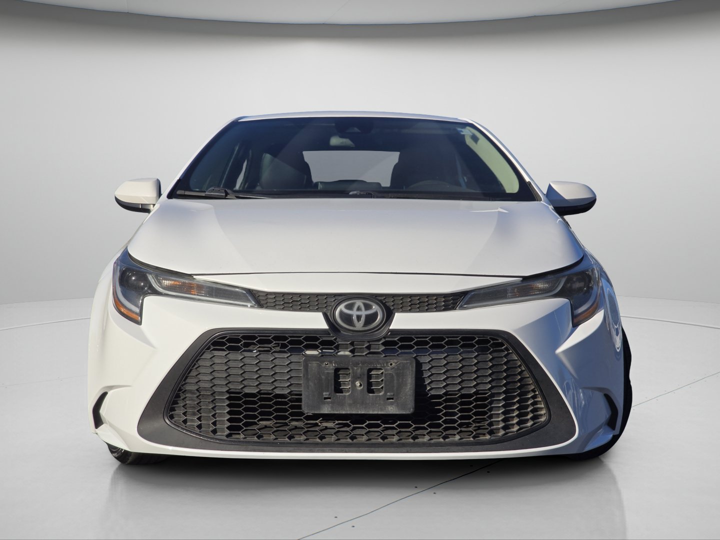 Used 2020 Toyota Corolla LE FWD image 3