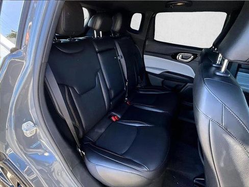 Used 2023 Jeep Compass Limited image 28