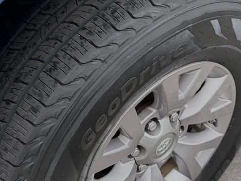 Used 2017 Toyota Tacoma SR5 image 13