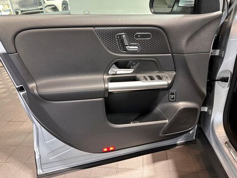 Used 2025 Mercedes-Benz GLA 250 Exclusive 4MATIC image 11