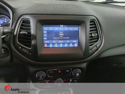 Used 2017 Jeep Compass Latitude w/ Popular Equipment Group AWD/4WD image 19