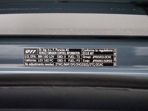 Used 2018 Porsche 911 Carrera 4 image 40