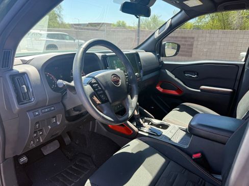 Used 2025 Nissan Frontier PRO-4X w/ Pro Convenience Package AWD/4WD image 13