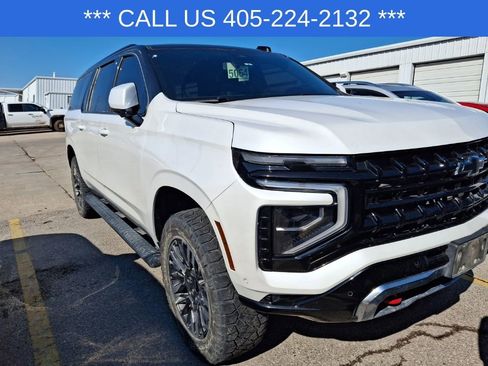 Used 2025 Chevrolet Suburban Z71 w/ Comfort Package image 9