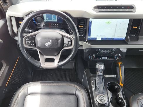 Used 2023 Ford Bronco Badlands w/ Sasquatch Package AWD/4WD image 27