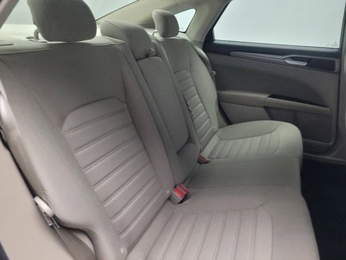 Used 2020 Ford Fusion SE image 19