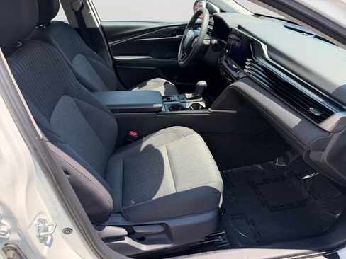 Used 2025 Toyota Camry LE FWD image 12