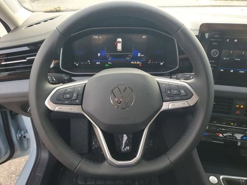 New 2026 Volkswagen Jetta SE FWD image 18