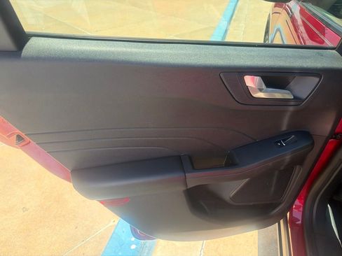 Used 2022 Ford Escape SEL FWD image 15