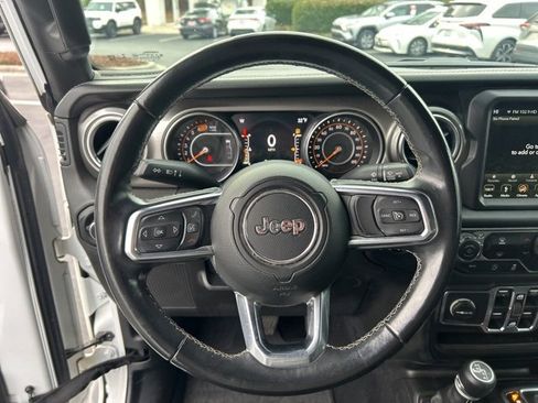 Used 2018 Jeep Wrangler Unlimited Sahara image 16