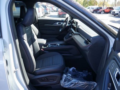 New 2026 Ford Explorer ST-Line w/ ST-Line Street Pack image 26