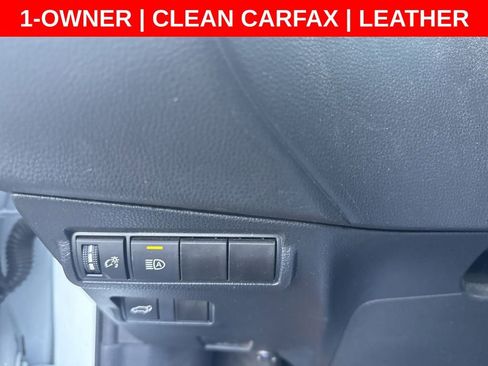 Used 2023 Toyota Corolla Cross XLE w/ Convenience Package FWD image 23